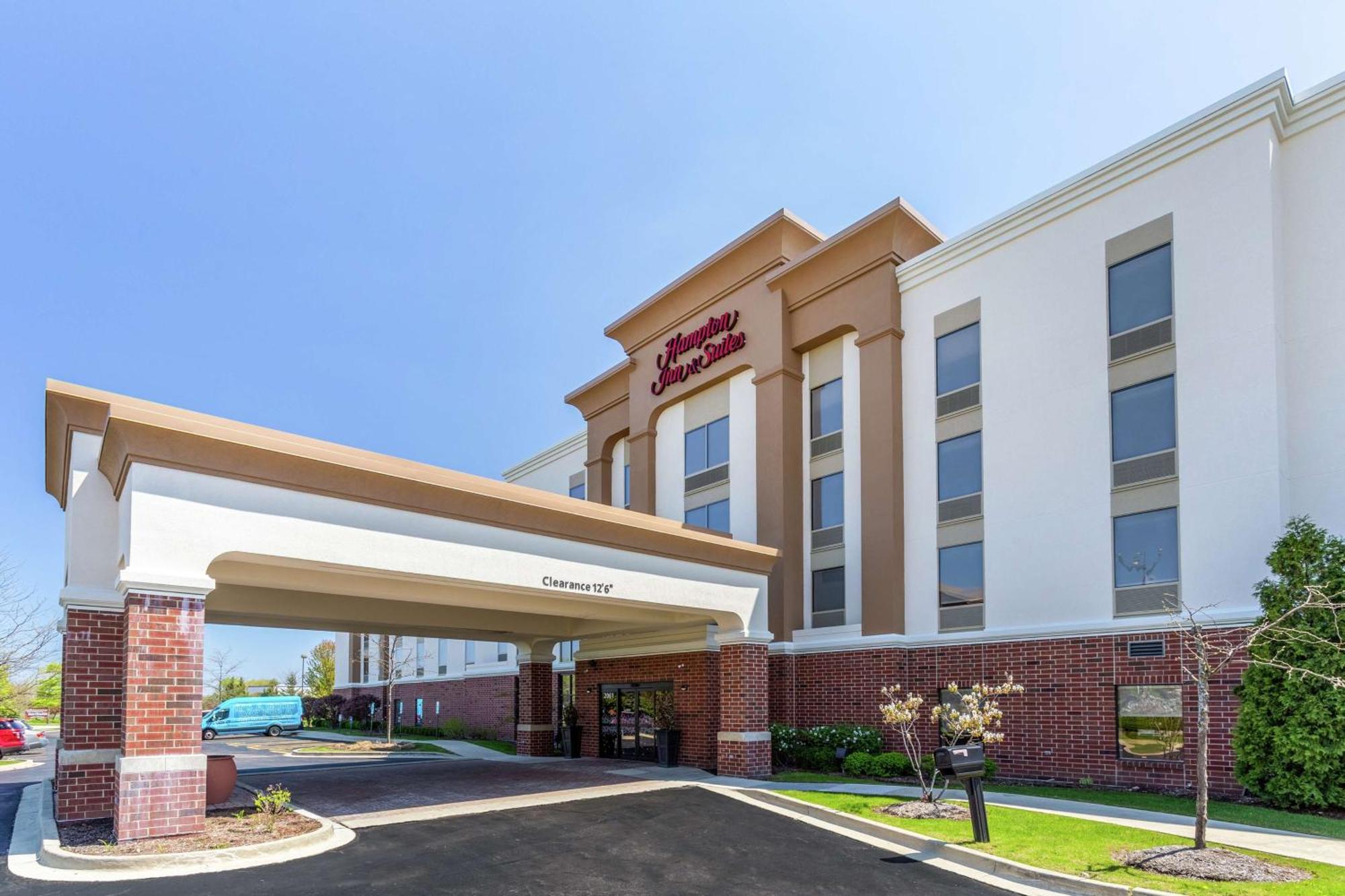 Hampton Inn & Suites Chicago - Libertyville Exterior photo