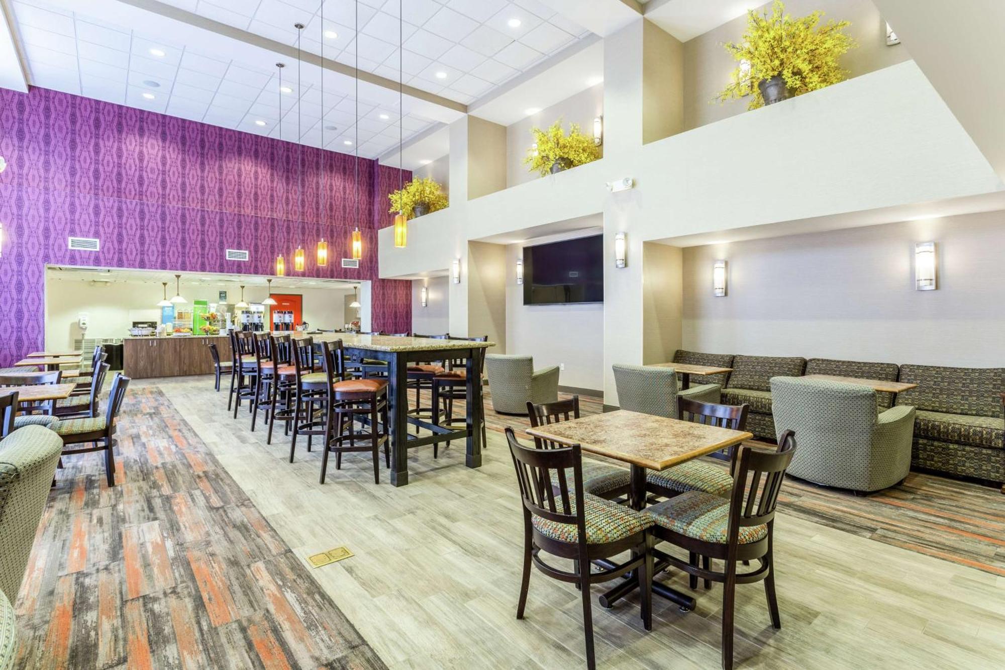 Hampton Inn & Suites Chicago - Libertyville Exterior photo