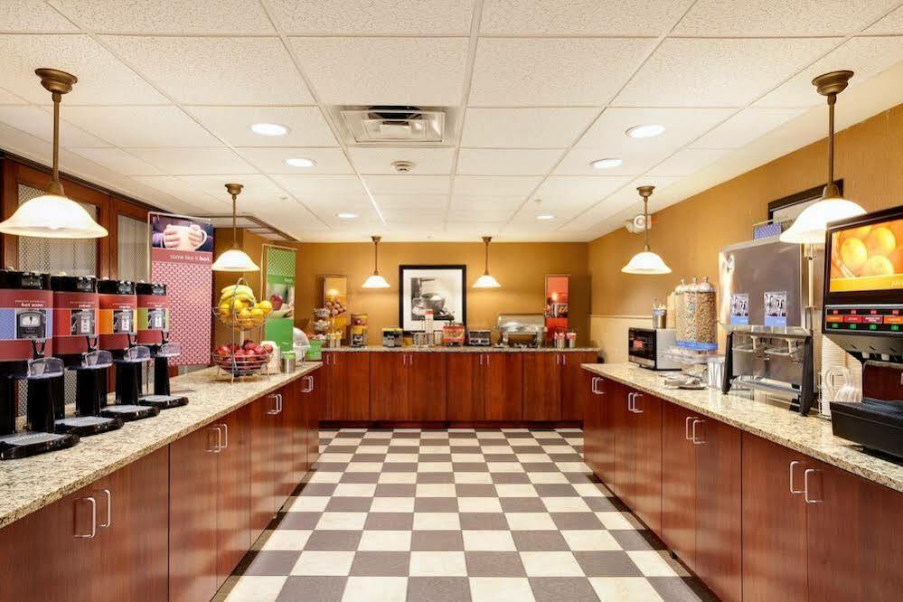 Hampton Inn & Suites Chicago - Libertyville Exterior photo